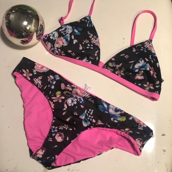 Leith Bikini - Picture 1 of 6